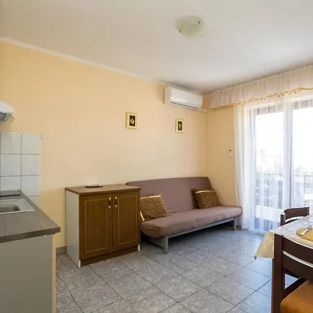 Fuer 3 Personen Ca 35 Qm In Njivice, Kvarner Bucht Krk Njivice